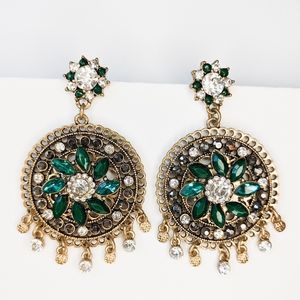 🦋LAST🦋 NWT Lovoda Green & Gold Statement Earrings